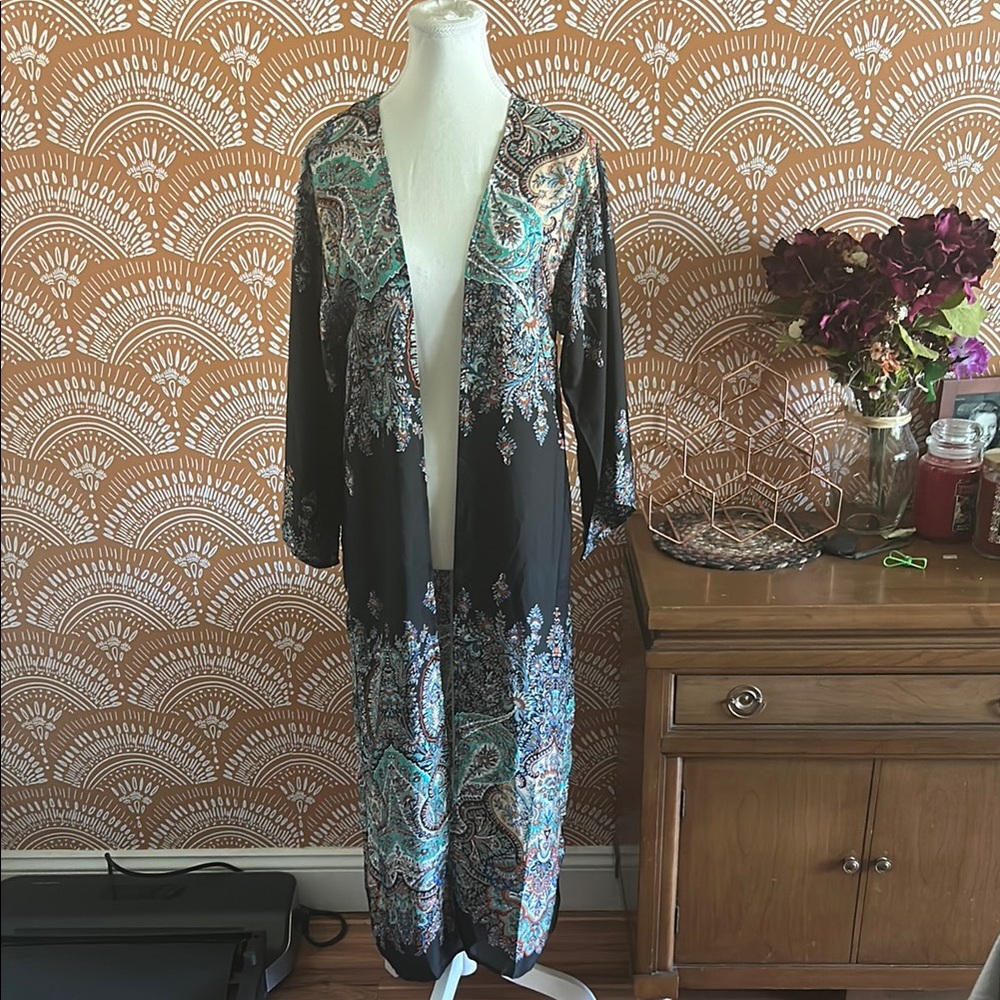Chelsea & Violet Multicolor Patterned Kimono